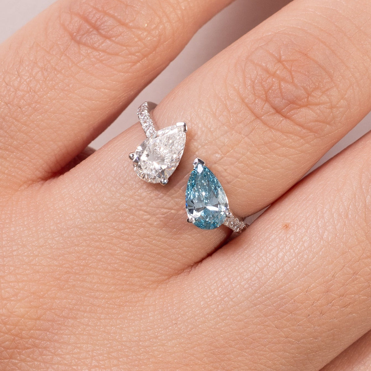 Anillo de Oro 10K Anillo Toi et Moi Brillante Blanco y Brillante Azul LAB, 1.71ct