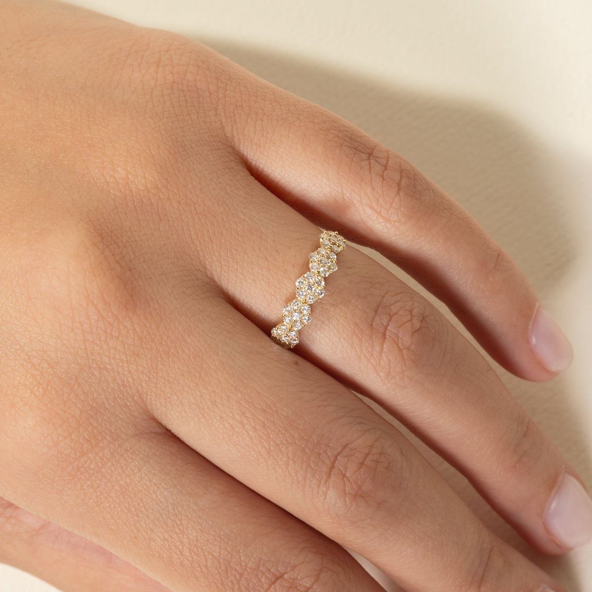 Anillo de Oro 18K Churumbela tipo Flores BRILLANTE NATURAL .39ct