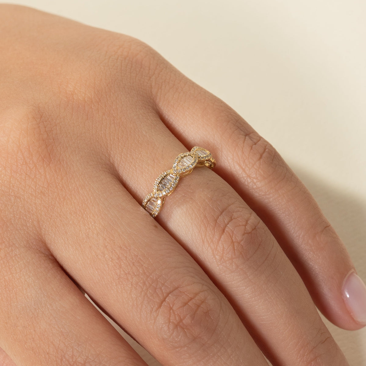 Anillo de Oro 18K Media Churumbela BRILLANTE NATURAL .25ct