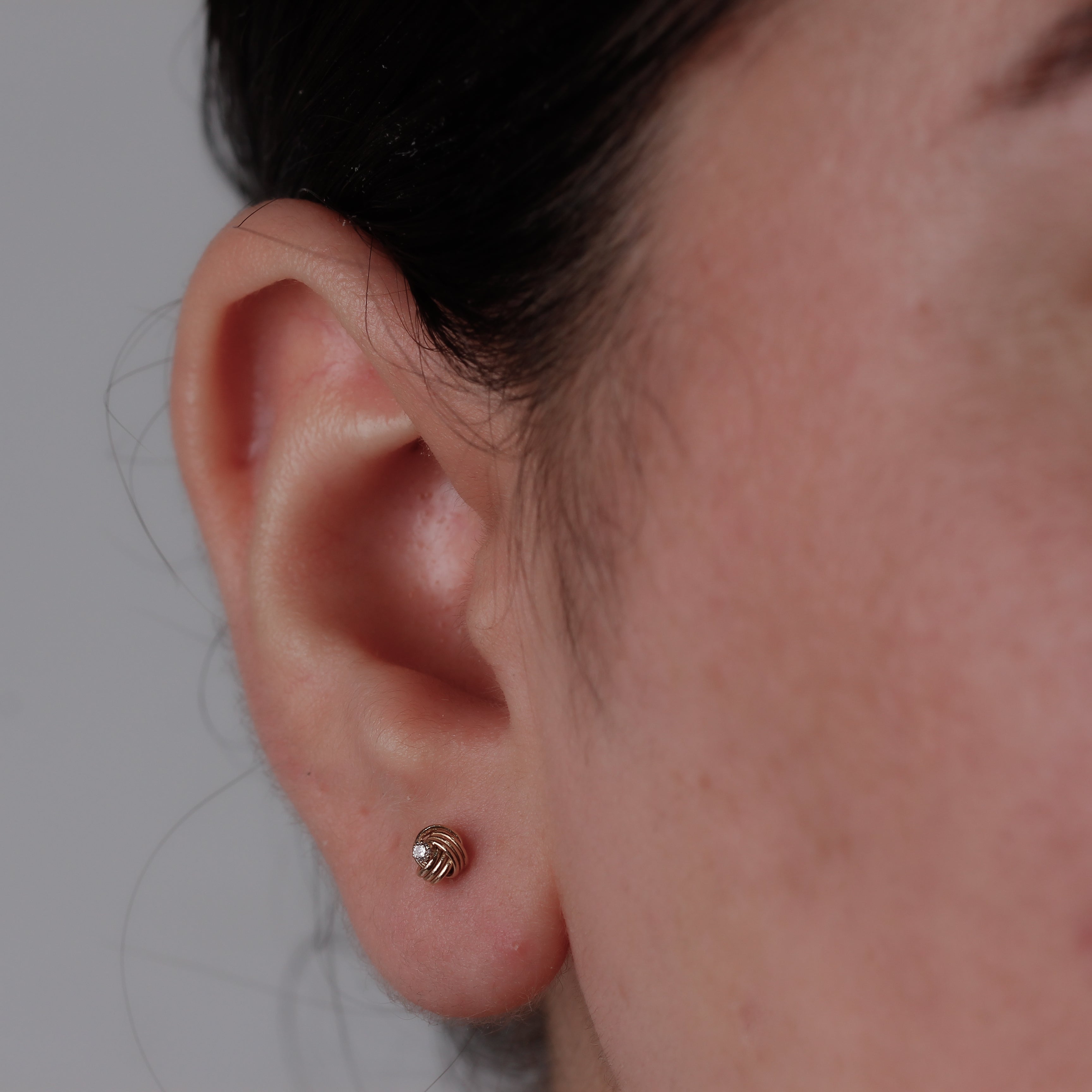 Broquel Español Oro 14k de Nudo