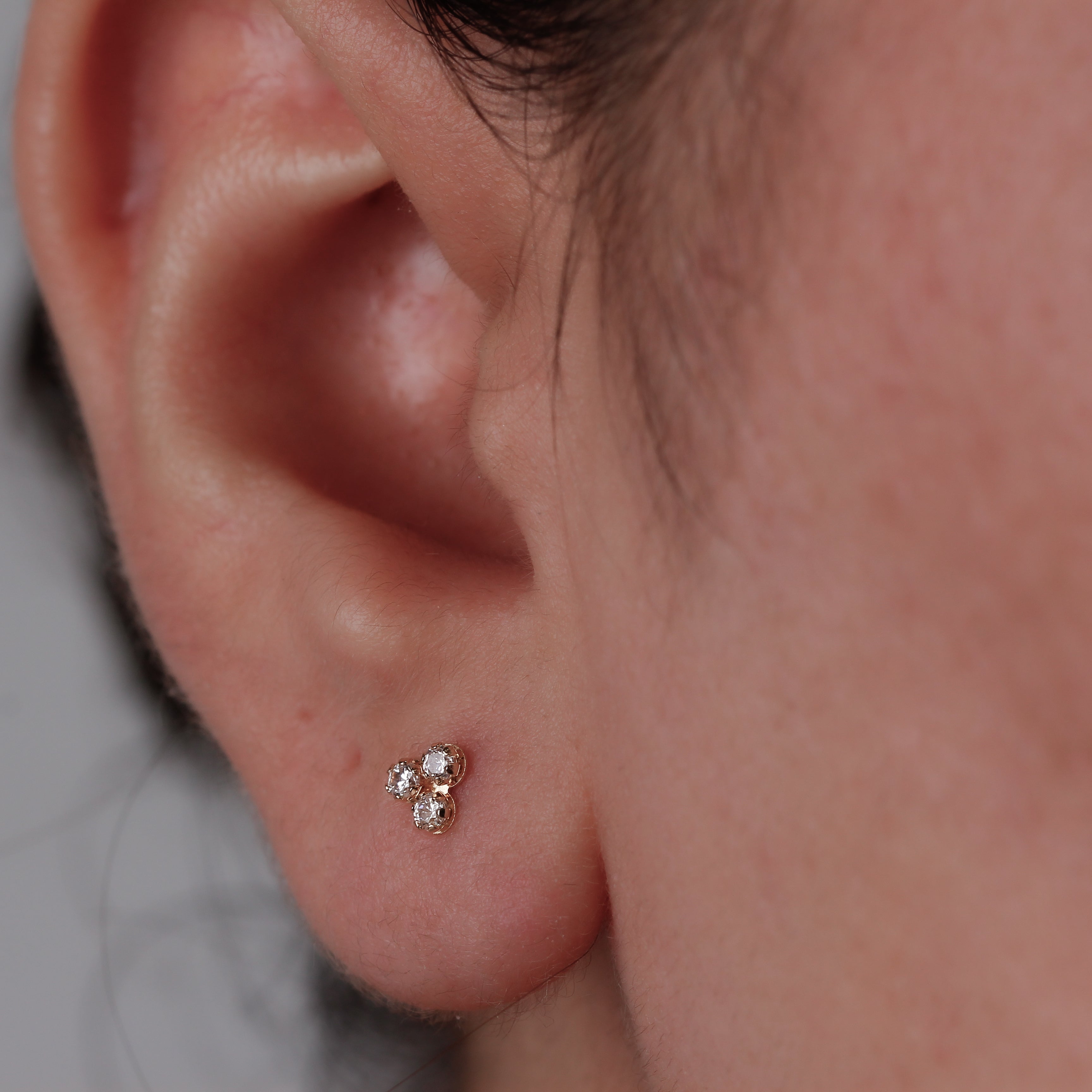 Broquel Español Oro 14k de  Trébol de Zirconias