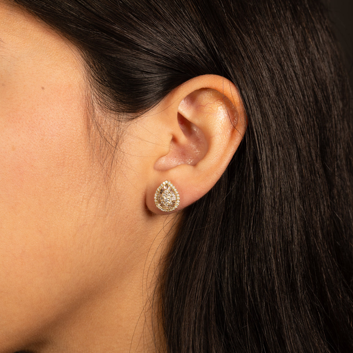 Broqueles de Oro 18K  Gota BRILLANTE NATURAL .72ct