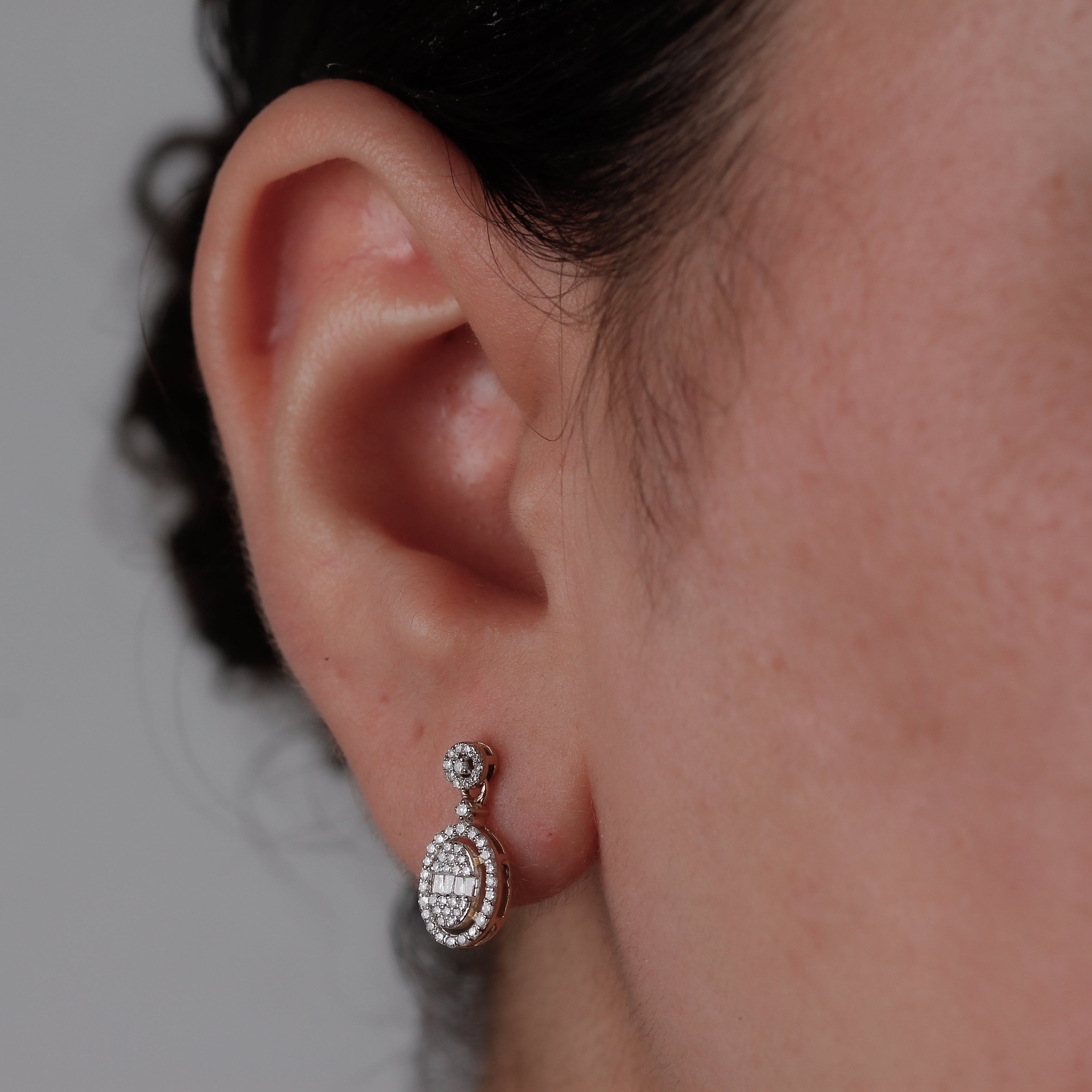 Aretes de Oro 10K Oval Brillante Natural .40ct