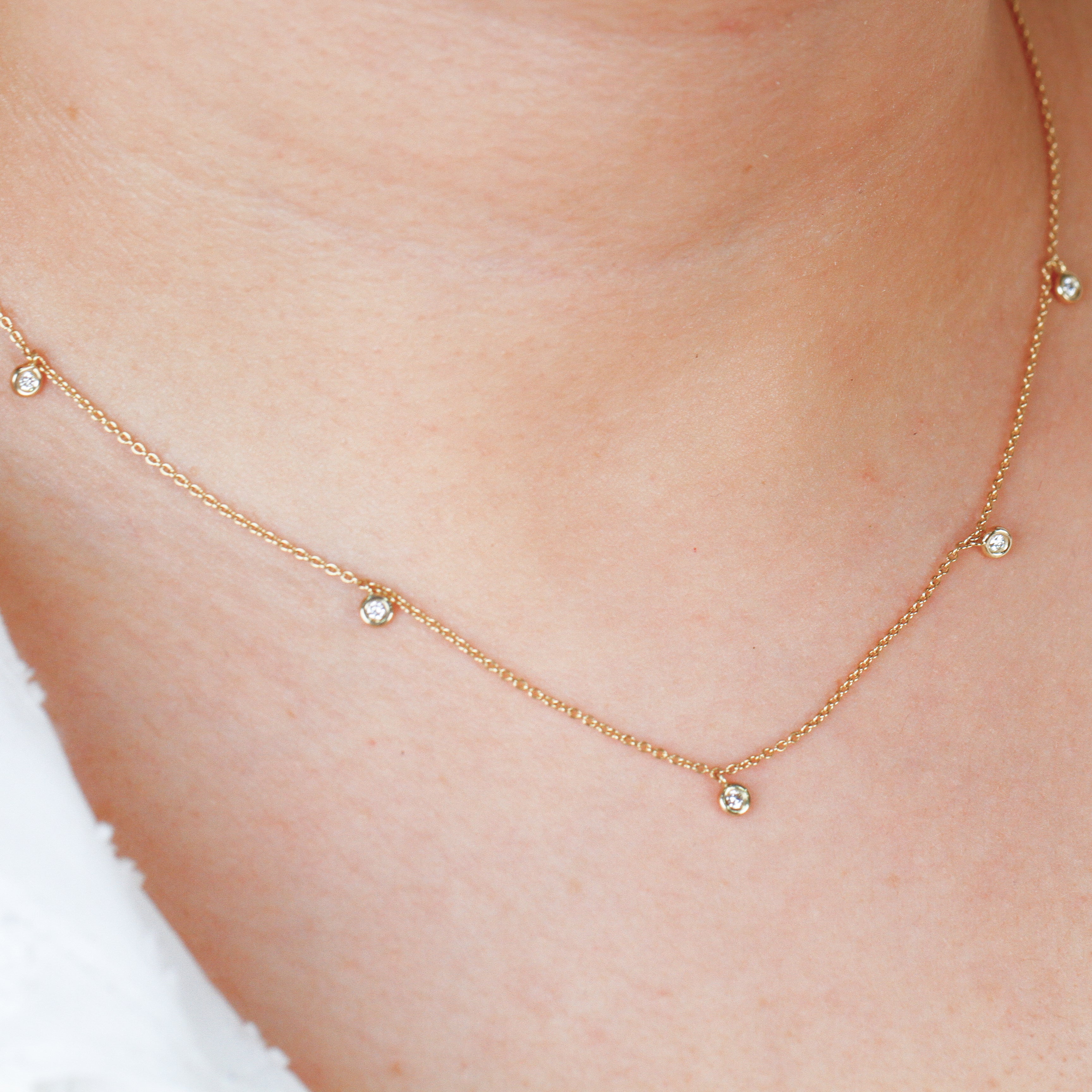 Gargantilla de Oro 14K BRILLANTE NATURAL .11ct.