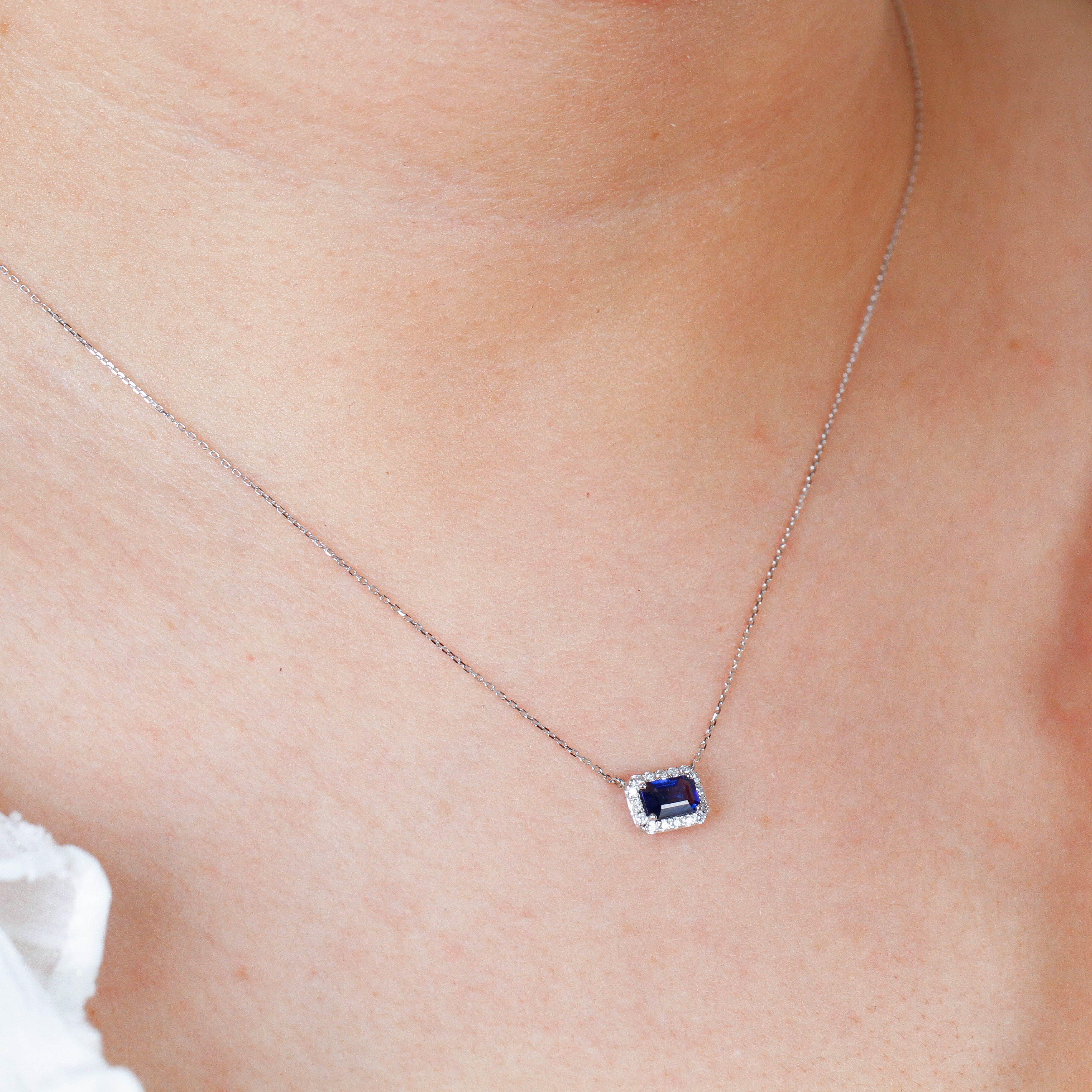 Gargantilla de Oro 14K Zafiro y BRILLANTE NATURAL .16ct.
