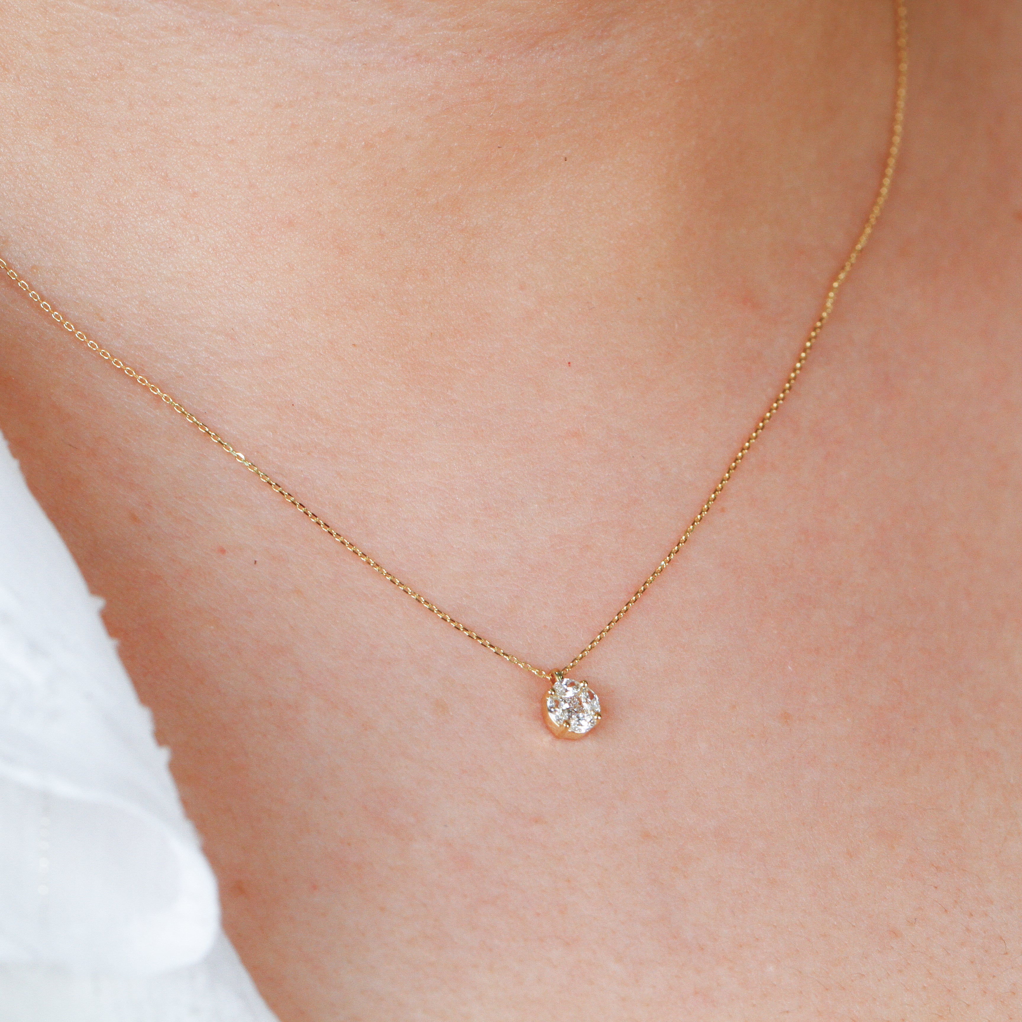 Gargantilla de Oro 14K BRILLANTE NATURAL .20ct. en Total