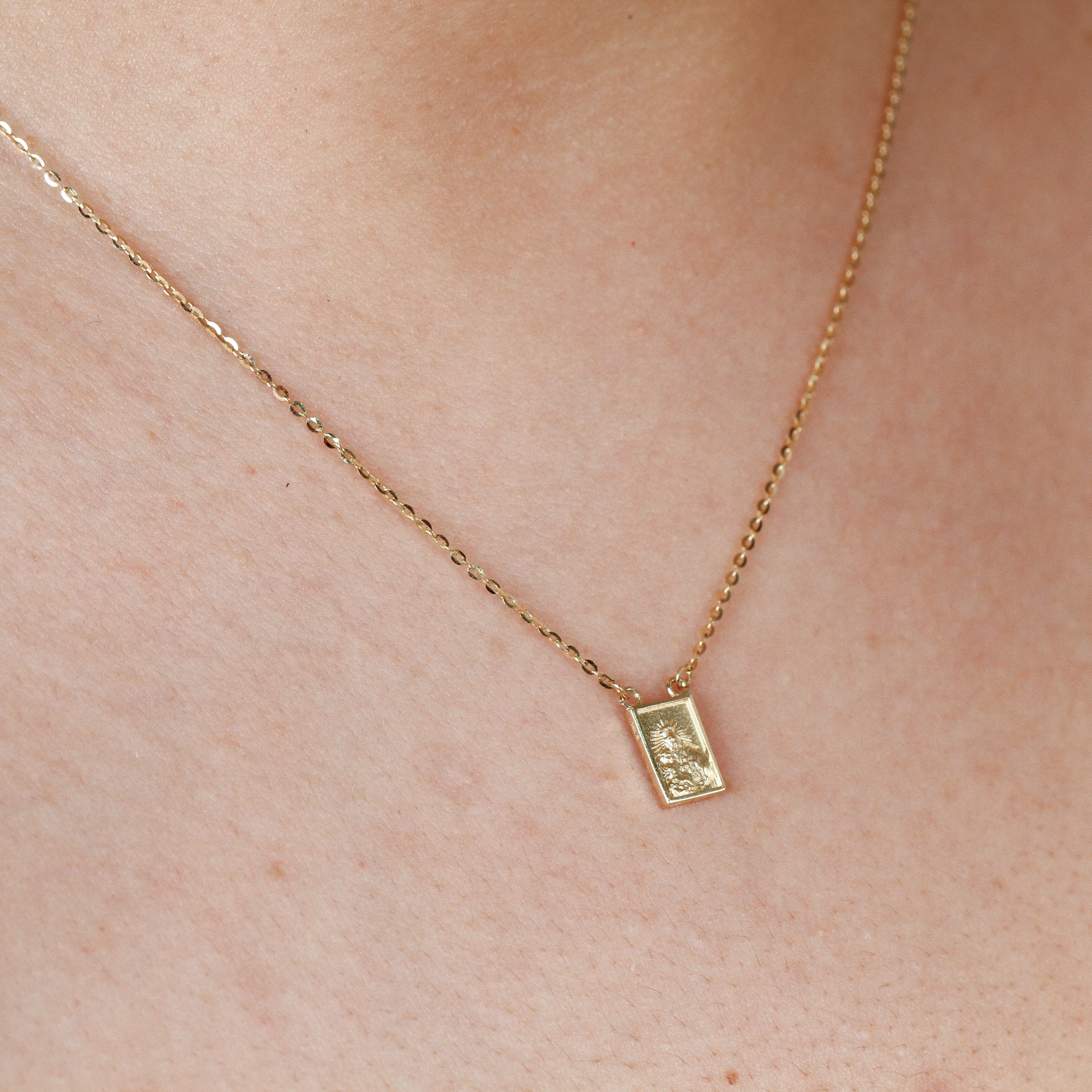 Gargantilla de Oro 14K Escapulario Sencillo
