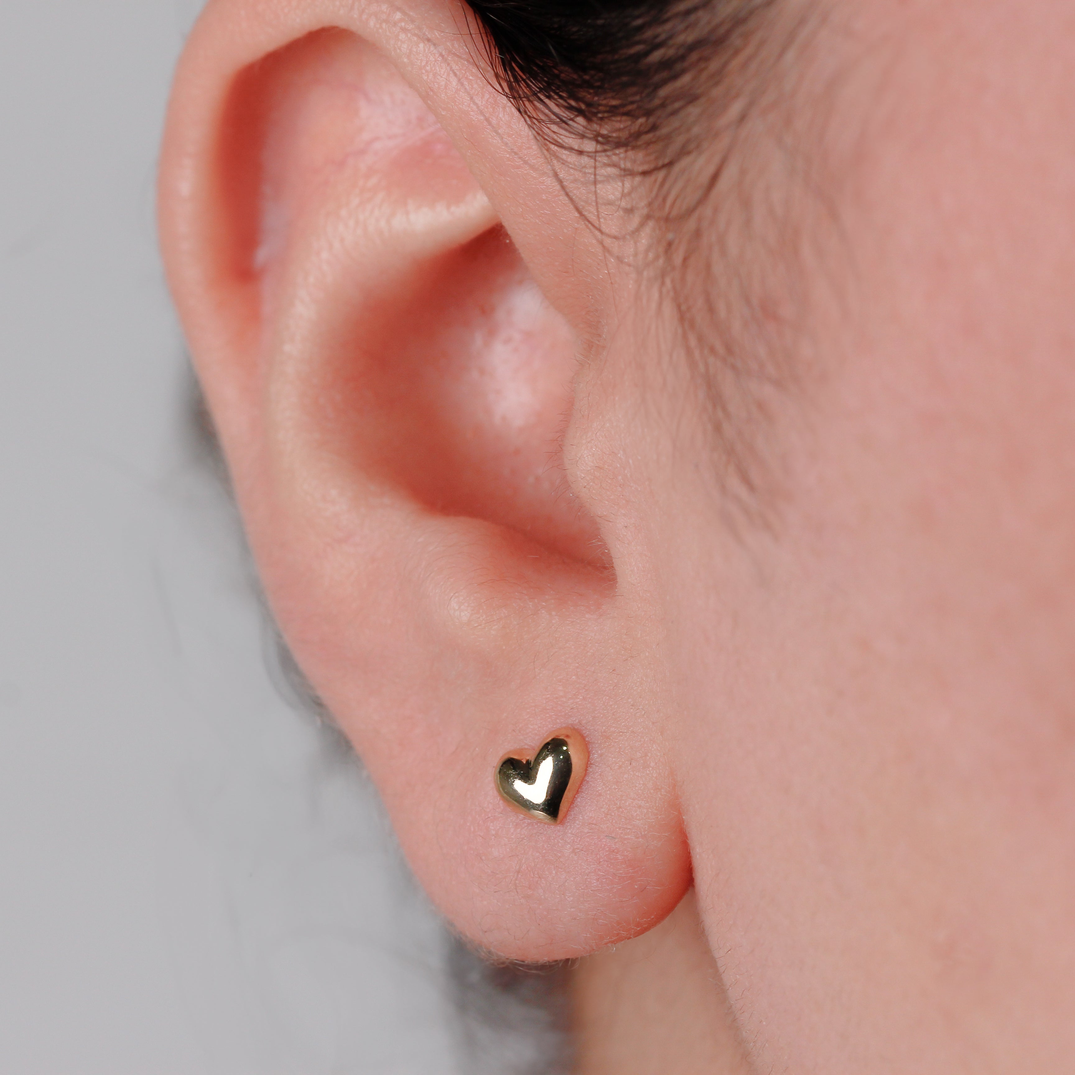 Broqueles de Oro 10K Corazón Rellenos