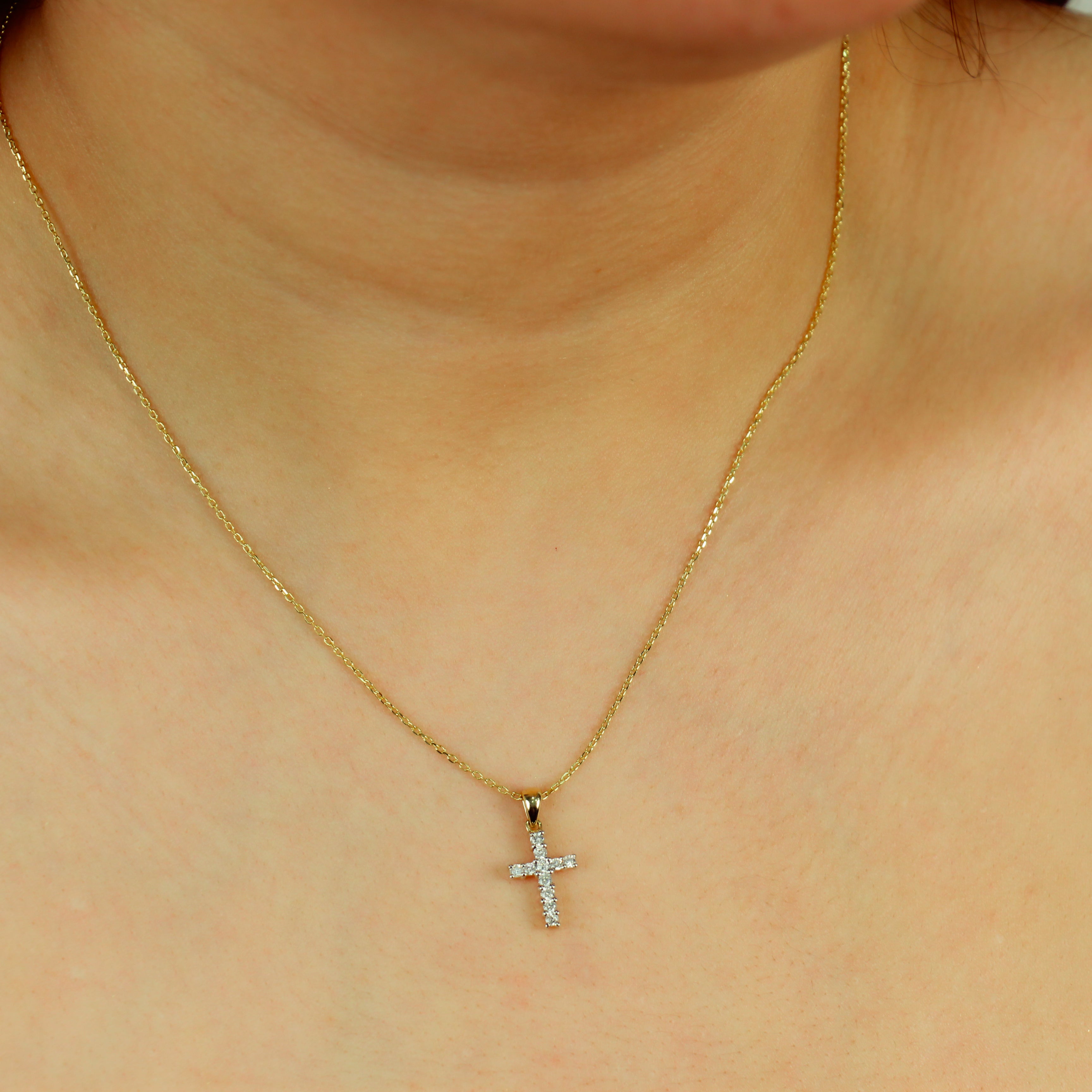 Cruz de BRILLANTE NATURAL .25ct. - Oro 14K